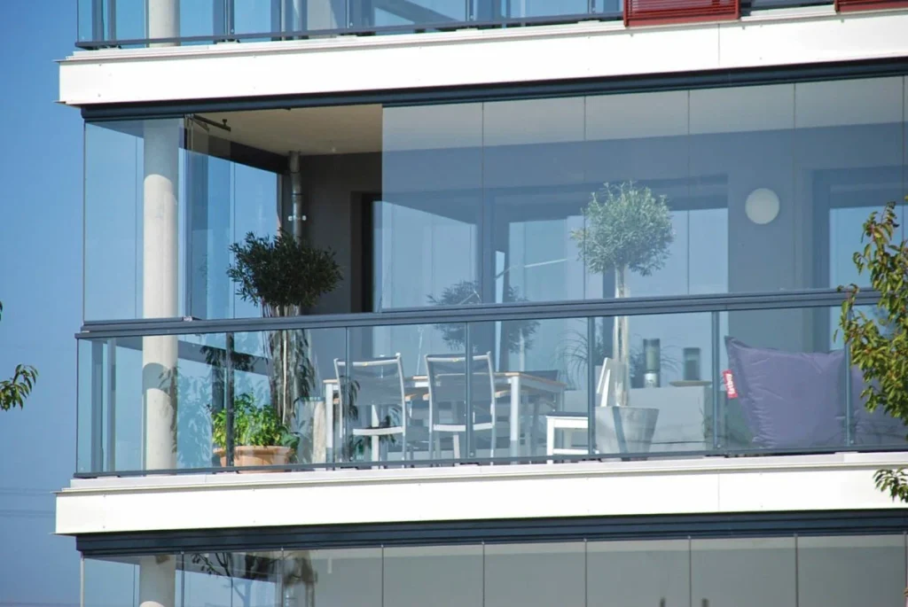 Balcony Glazing vs. Traditional Balcony: What’s the Real Difference?